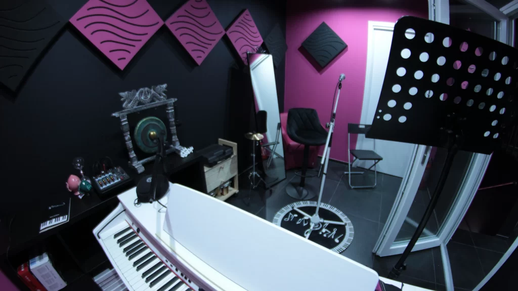 Pink Noisers Putignano: sale prove e studio, foto 13