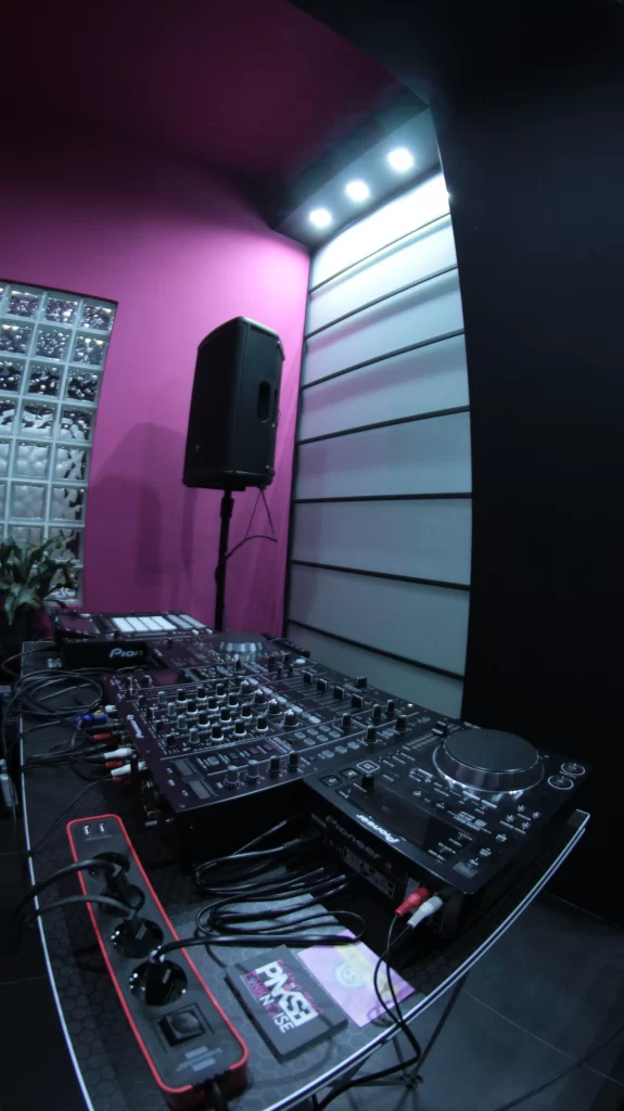 Pink Noisers Putignano: sale prove e studio, foto 15